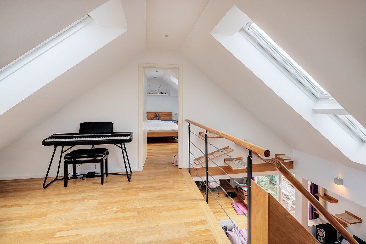 Apartment with 5 room | München-Neuhausen | 70140 | Lesegalerie