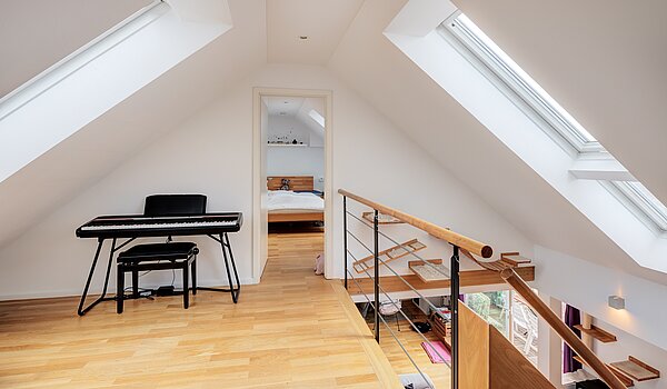 Apartment with 5 room | München-Neuhausen | 70140 | Lesegalerie