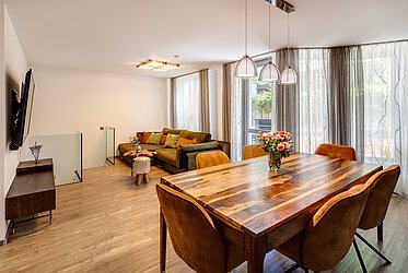 Milbertshofen: Attractive 3-room apartment with terrace