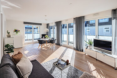 Bogenhausen: Stylish penthouse with a wraparound terrace - available