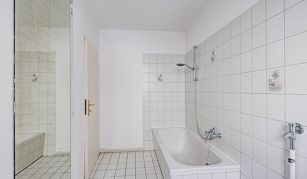 Ground floor apartment with 2.5 room | München-Schwabing | 70441 | Bad mit Badewanne