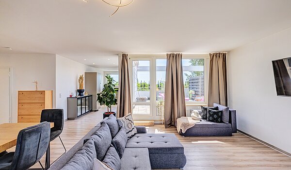 Terrassenwohnung with 3.5 room | München-Berg am Laim | 704511 | Wohnzimmer