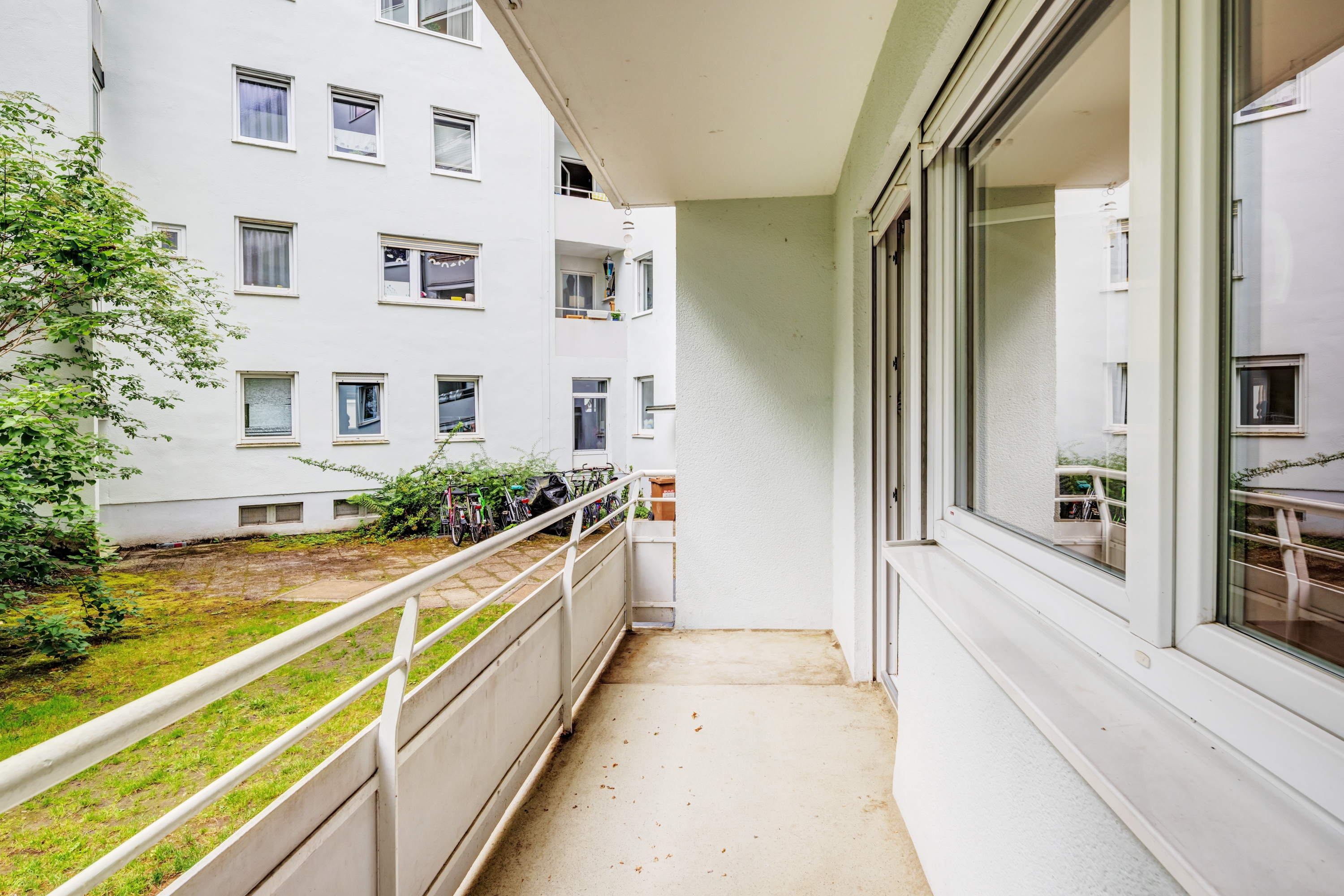 Raised Ground Floor with 2.5 room | München-Schwabing | 70441 | Balkon | Thumbnail