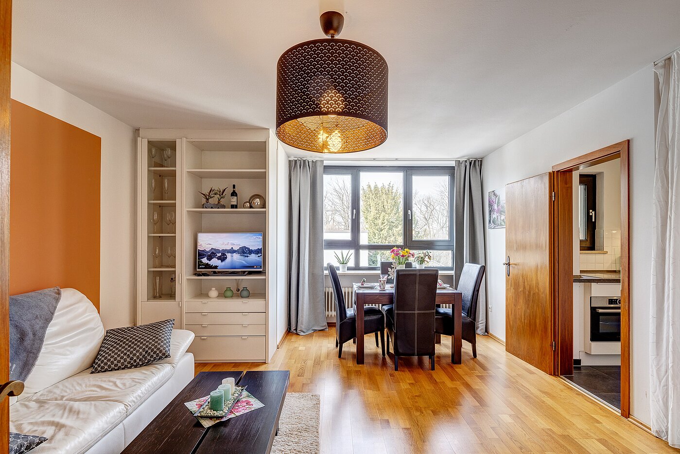 Apartment with 1 room | München-Bogenhausen | 70070 | Schlafen, Essen, Wohnen