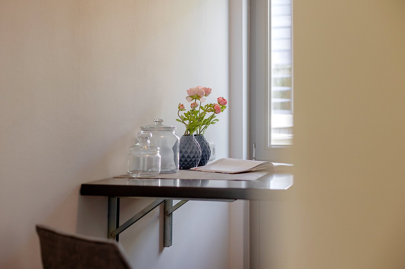 Apartment with 2 room | München-Thalkirchen | 2107ML2 | Tisch für d. Kaffee am Morgen