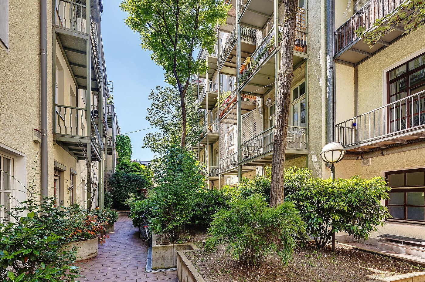 Apartment with 2 room | München-Altstadt | 2106ML7 | ...grünen Innenhof