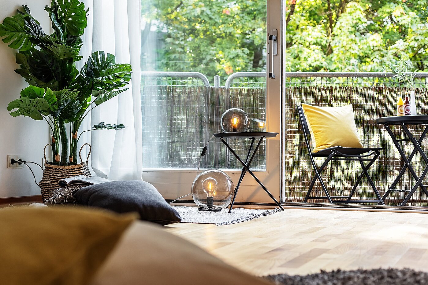 Apartment with 2 room | München-Schwabing | 2109ML3 | Große Fensterfront