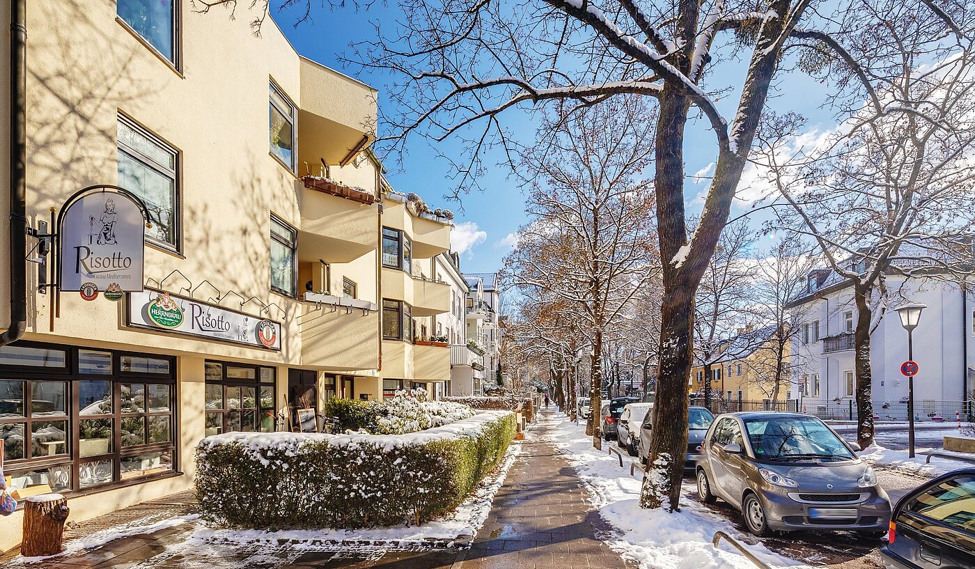 Apartment with 2 room | München-Nymphenburg | 2101ML6 | Gegenüber