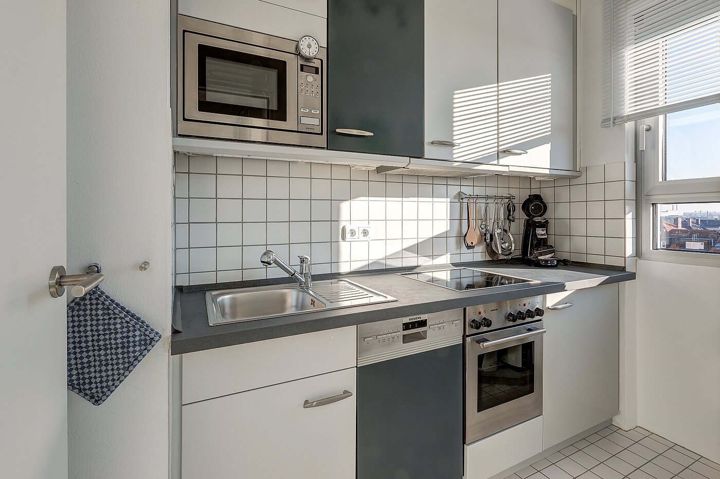 Apartment with 1 room | München-Schwanthalerhöhe | 2106ML8 | Separate Küche...