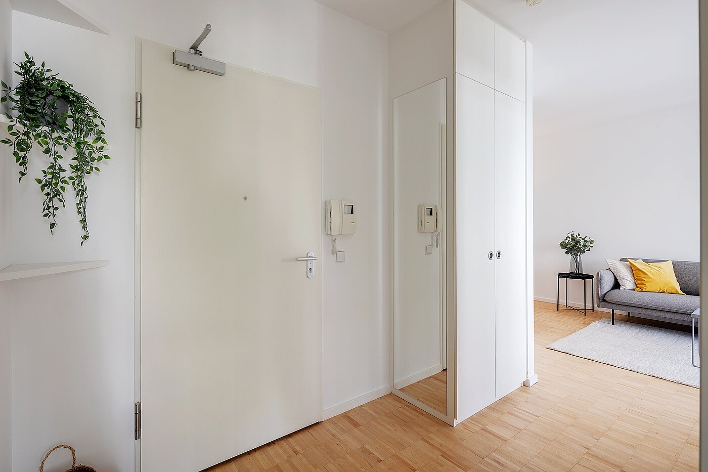 Apartment with 2 room | München-Thalkirchen | 2107ML2 | Flur mit Einbauschrank...