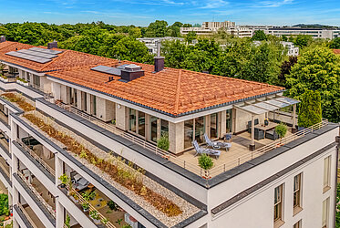 Oberföhring: Exclusive penthouse apartment with private elevator access - available