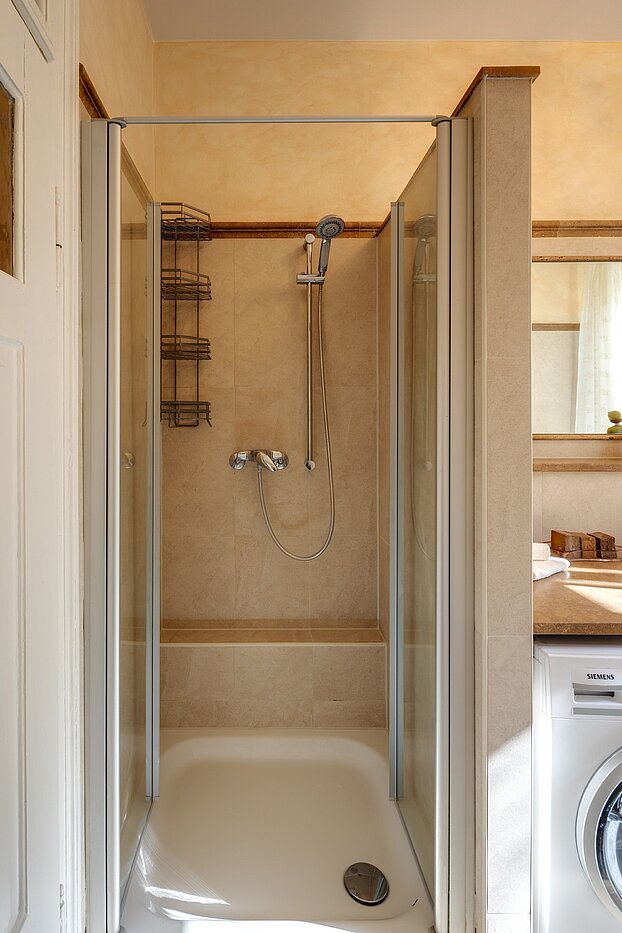 Apartment with 5 room | München-Altstadt | 700121 | ...Dusche und...