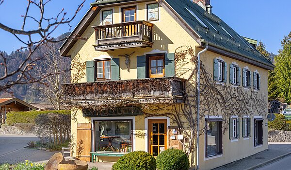 Mehrfamilienhaus with 11 room | Rottach-Egern | 70215 | Denkmalgeschütztes Haus...