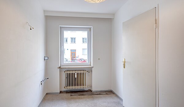 Ground floor apartment with 2.5 room | München-Schwabing | 70441 | Küche mit Fenster