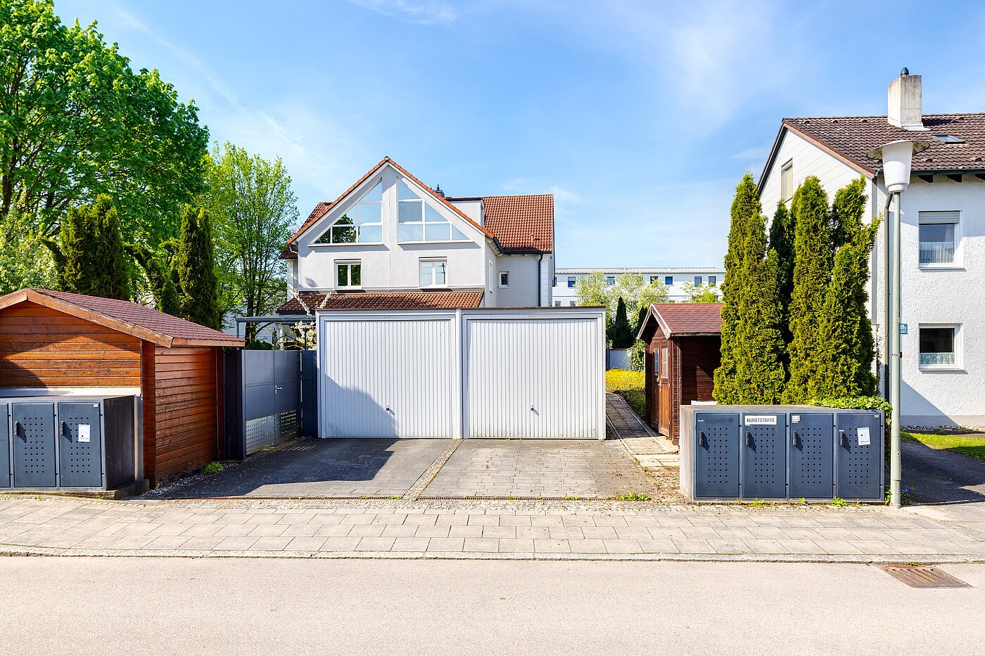 Semi-detached House with 6.5 room | Unterschleißheim | 70122 | Ansicht von der Straße