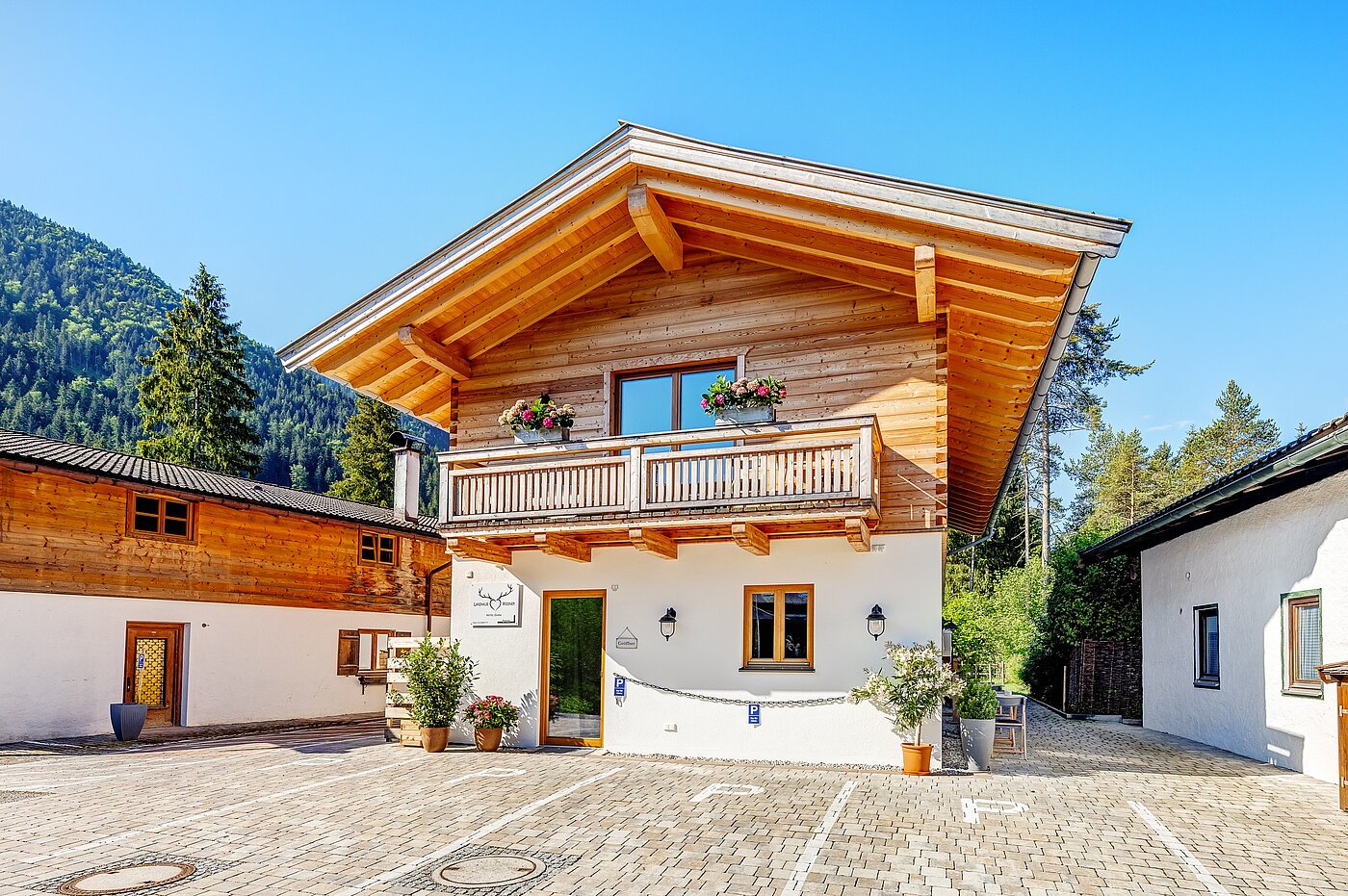 Apartment with 6 room | 70095 | Hausansicht von Norden