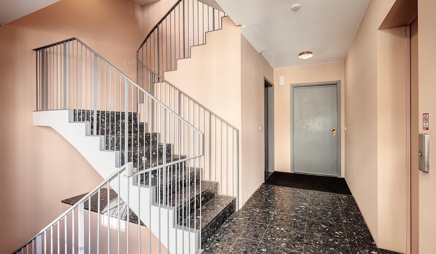 Apartment with 2 room | München-Schwabing | 70195 | ...Treppenhaus