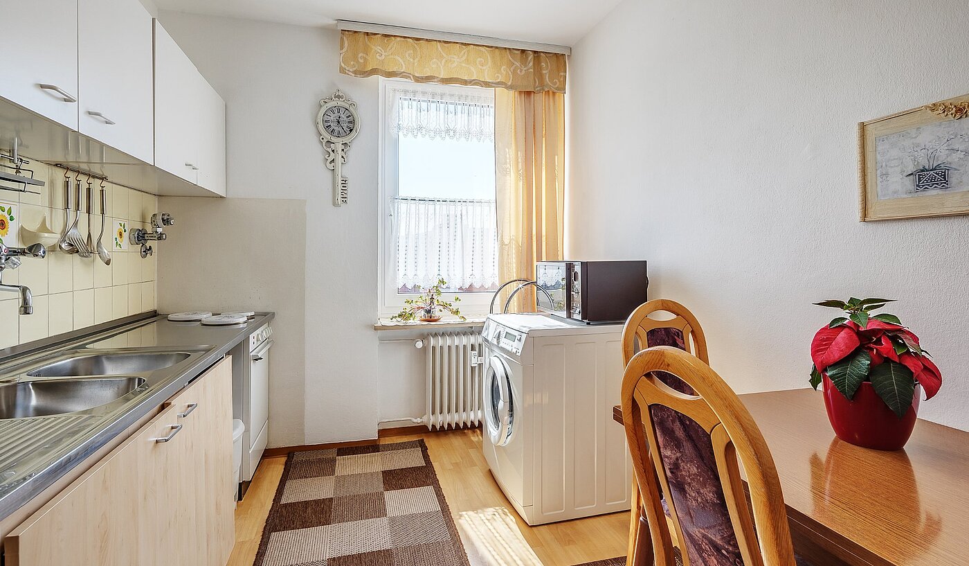 Apartment with 2 room | München-Sendling-Westpark | 2003ML10 | Wohnküche mit WM-Anschluss...