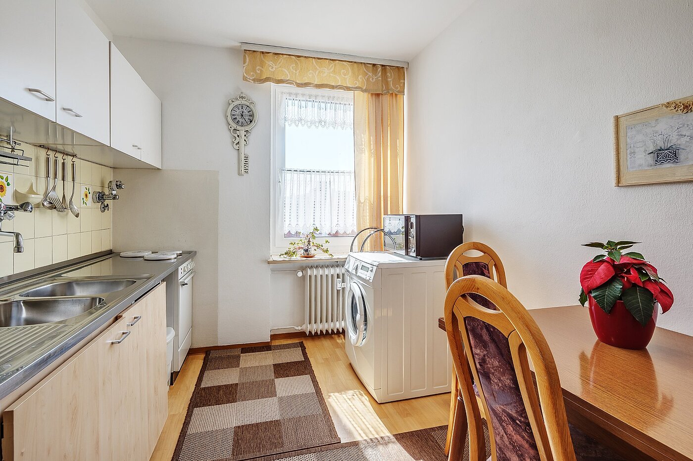 Apartment with 2 room | München-Sendling-Westpark | 2003ML10 | Wohnküche mit WM-Anschluss...