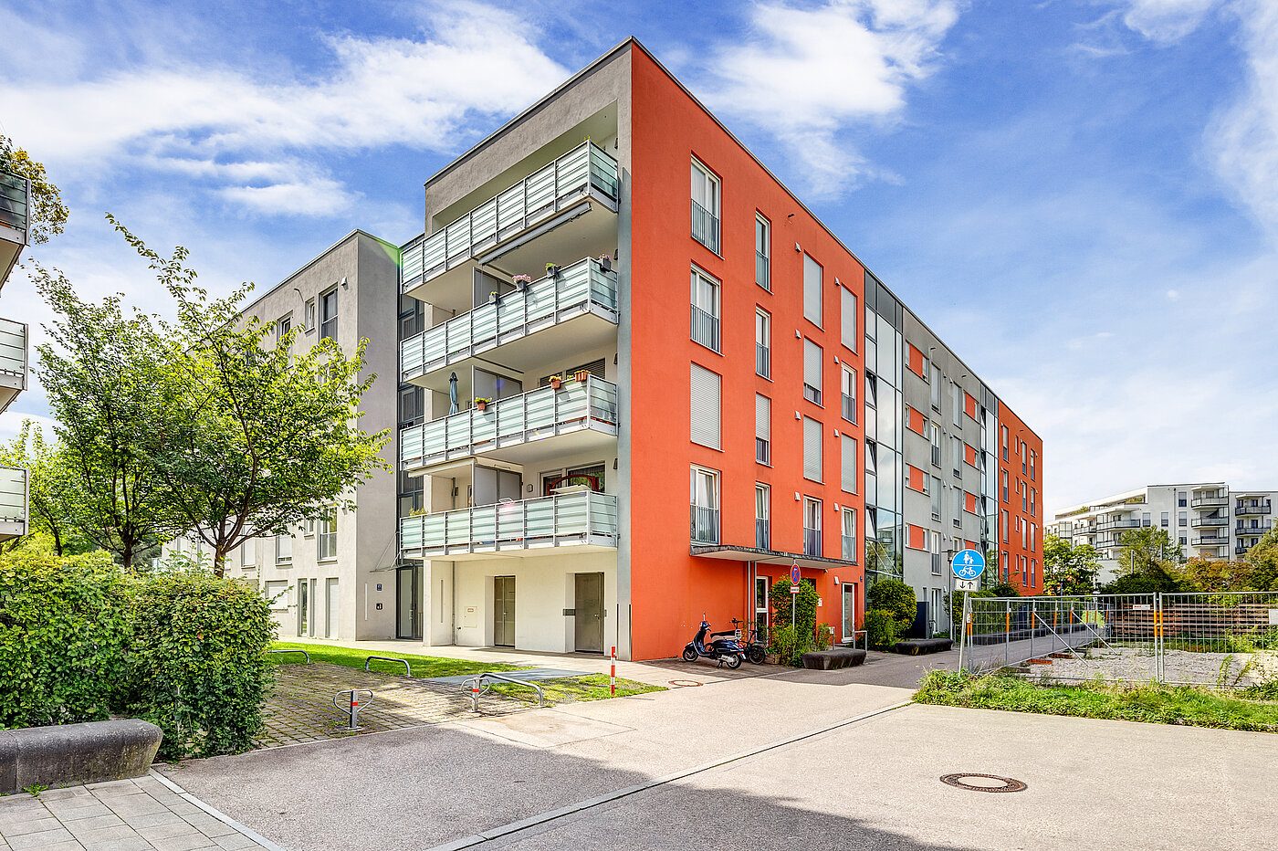 Apartment with 2 room | München-Schwabing | 70153 | Ansicht Fassade von der Straße aus