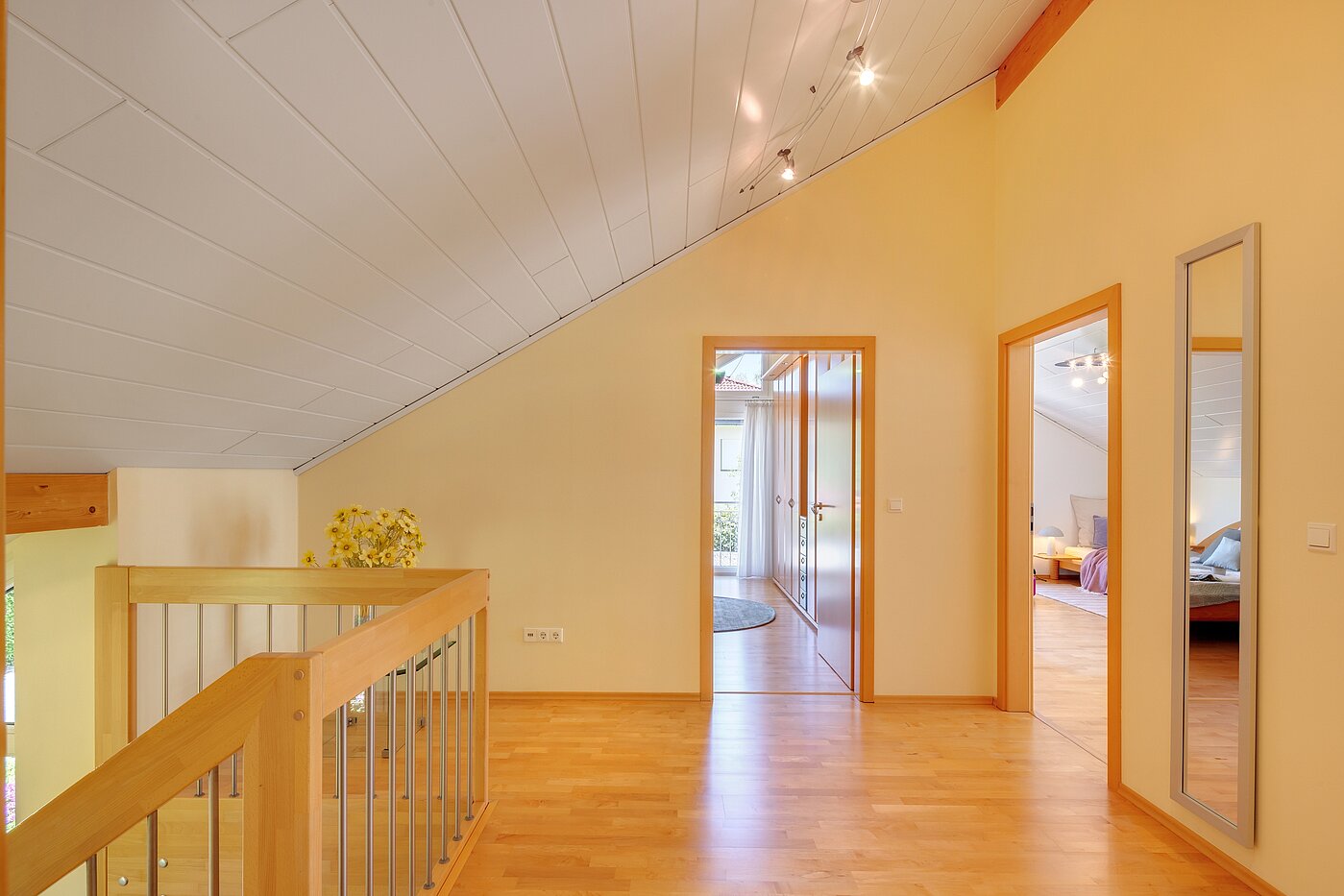 Detached house with 5 room | Icking | 70438 | Dielenbereich im Obergeschoss