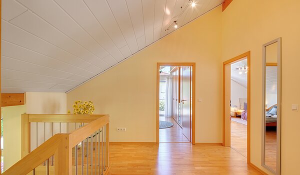 Detached house with 5 room | Icking | 70438 | Dielenbereich im Obergeschoss