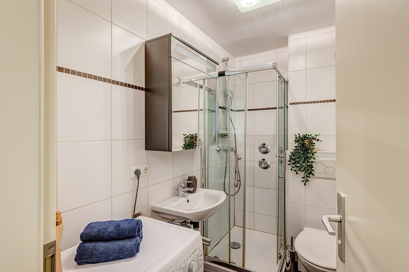 Apartment with 1 room | München-Ramersdorf | 70416 | Duschbad mit Stellplatz...