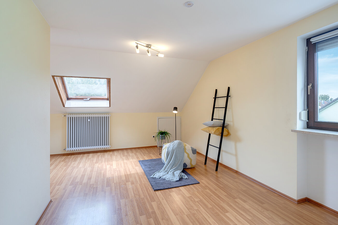 Corner townhouse with 5.5 room | München-Trudering | 702531 | Großes Dachstudio