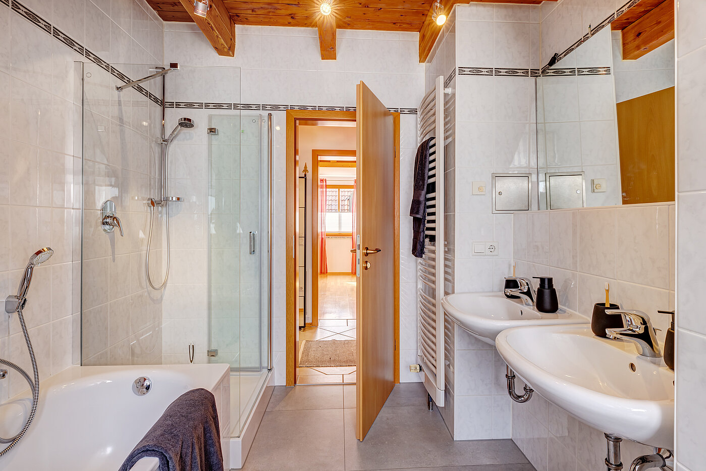 Maisonette with 3.5 room | München-Trudering | 70391 | ...mit Wanne und Dusche