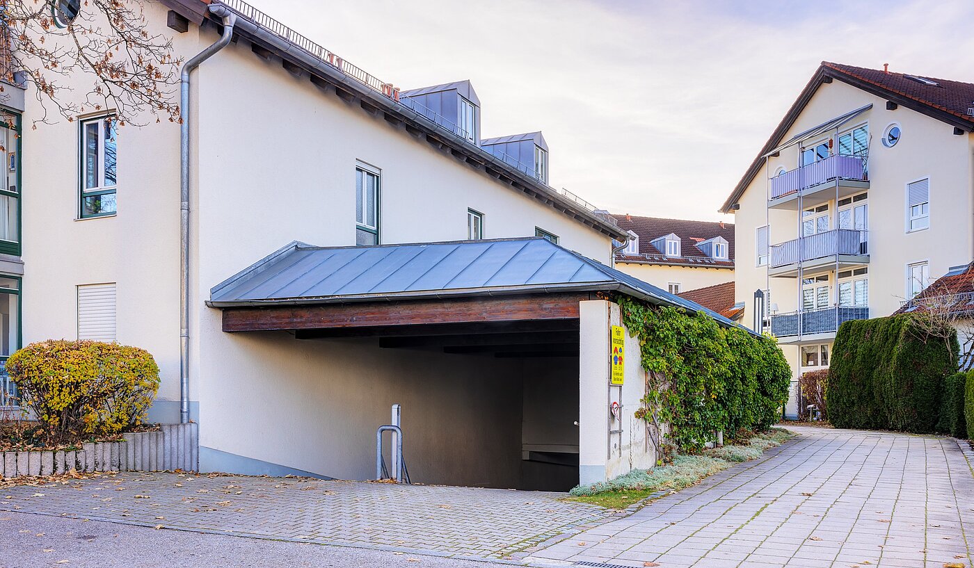 Attic Apartment with 2 room | 70314 | Zufahrt Tiefgarage