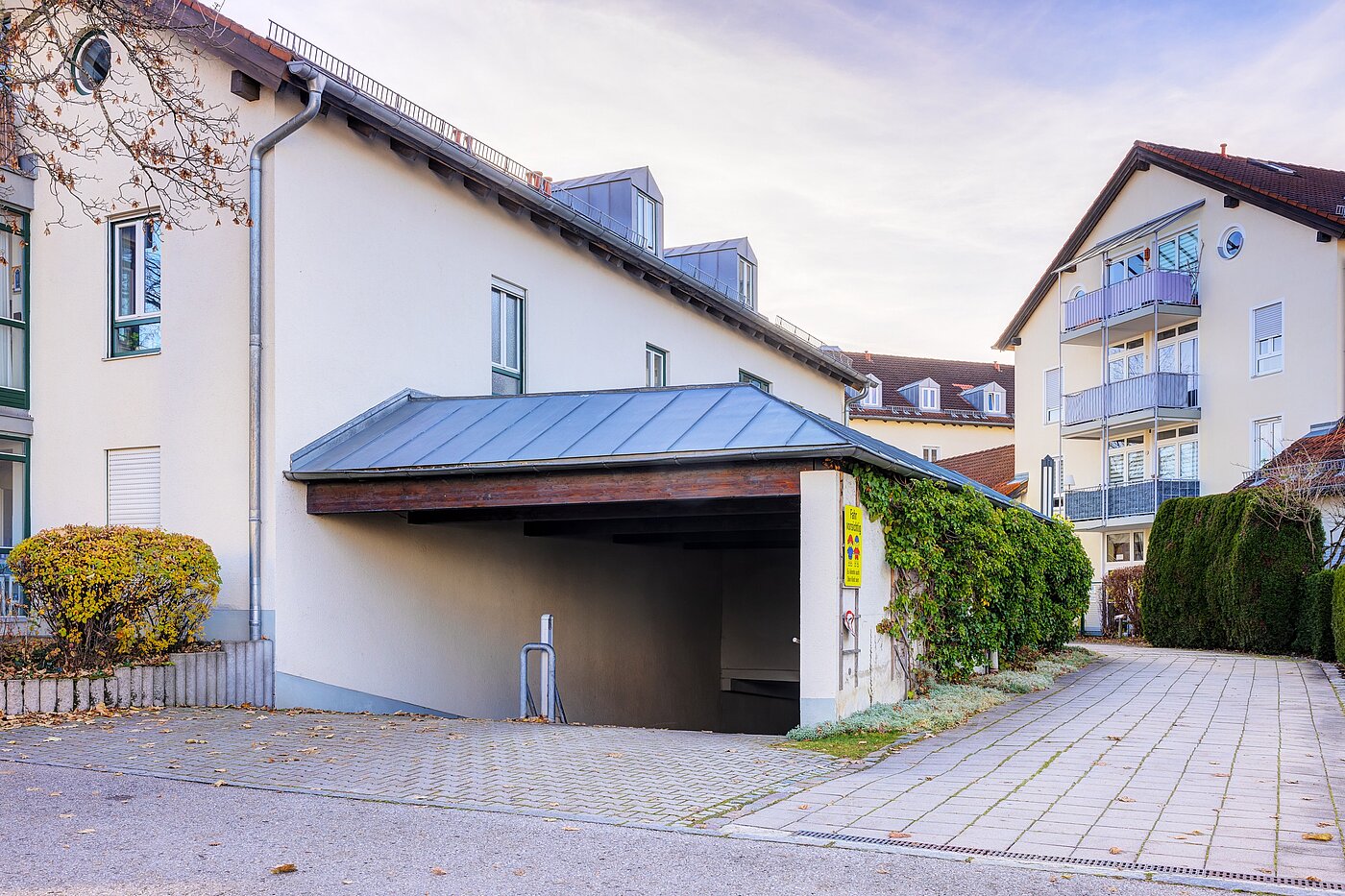 Attic Apartment with 2 room | 70314 | Zufahrt Tiefgarage