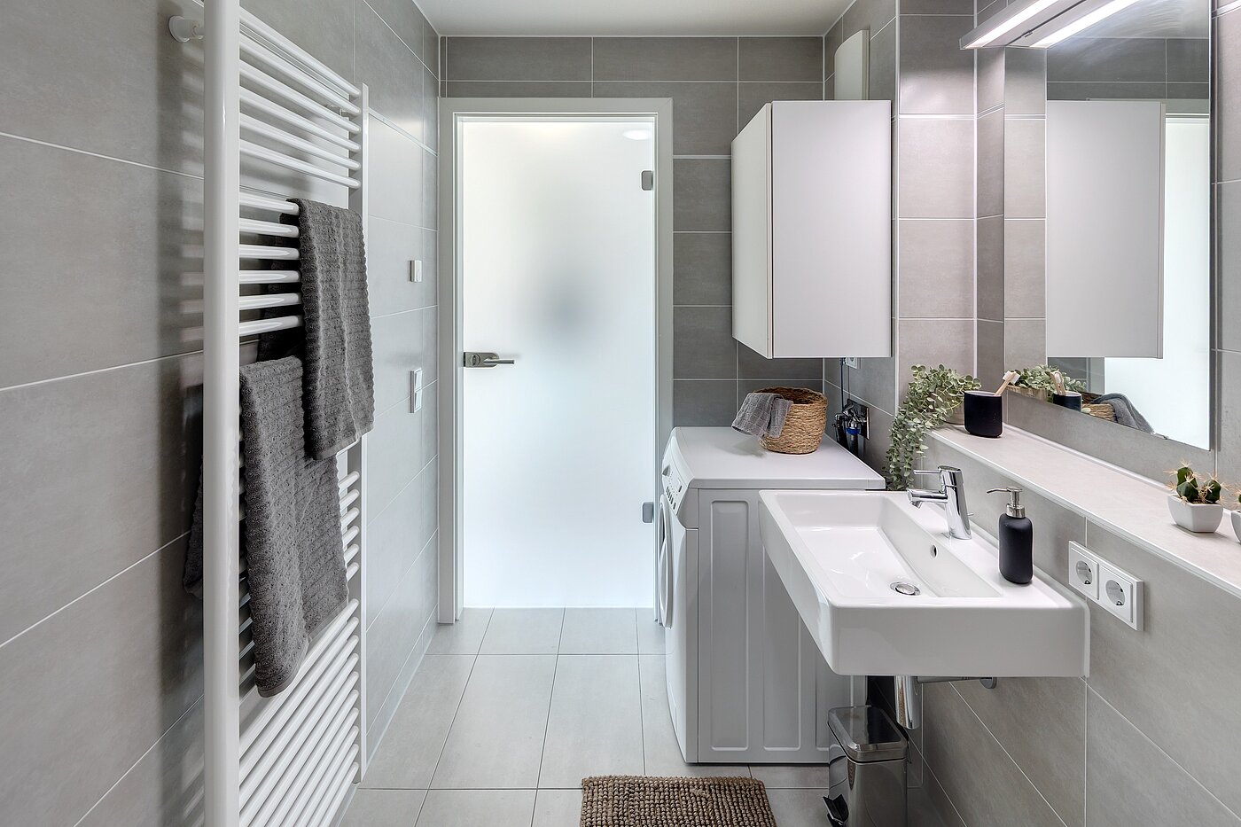 Apartment with 2 room | München-Schwabing | 70278 | Waschmaschine im Bad