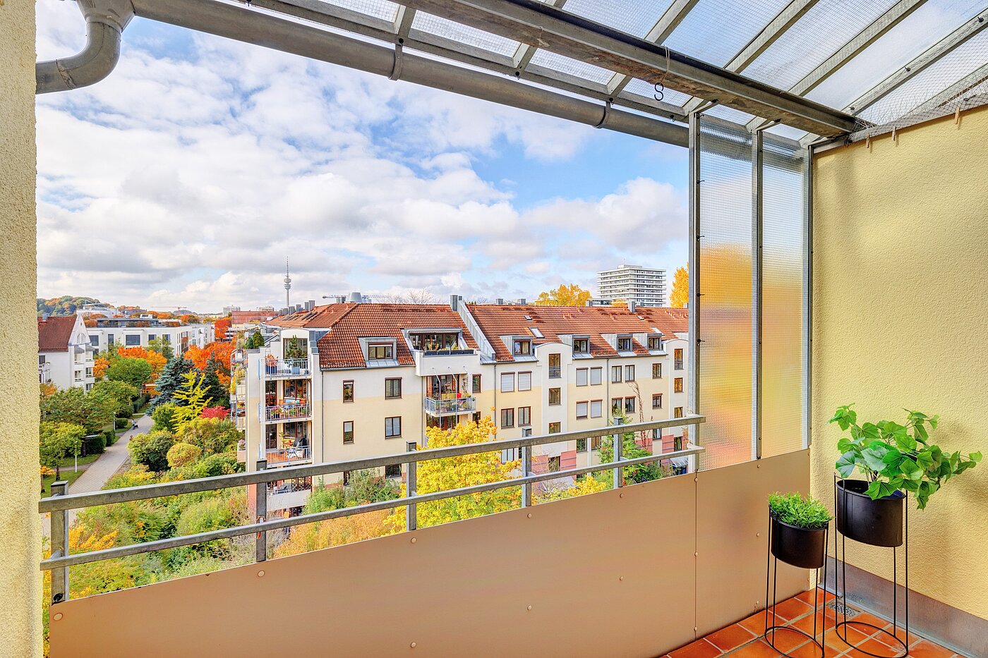 Apartment with 3 room | München-Schwabing | 70299 | Ausblick Loggia