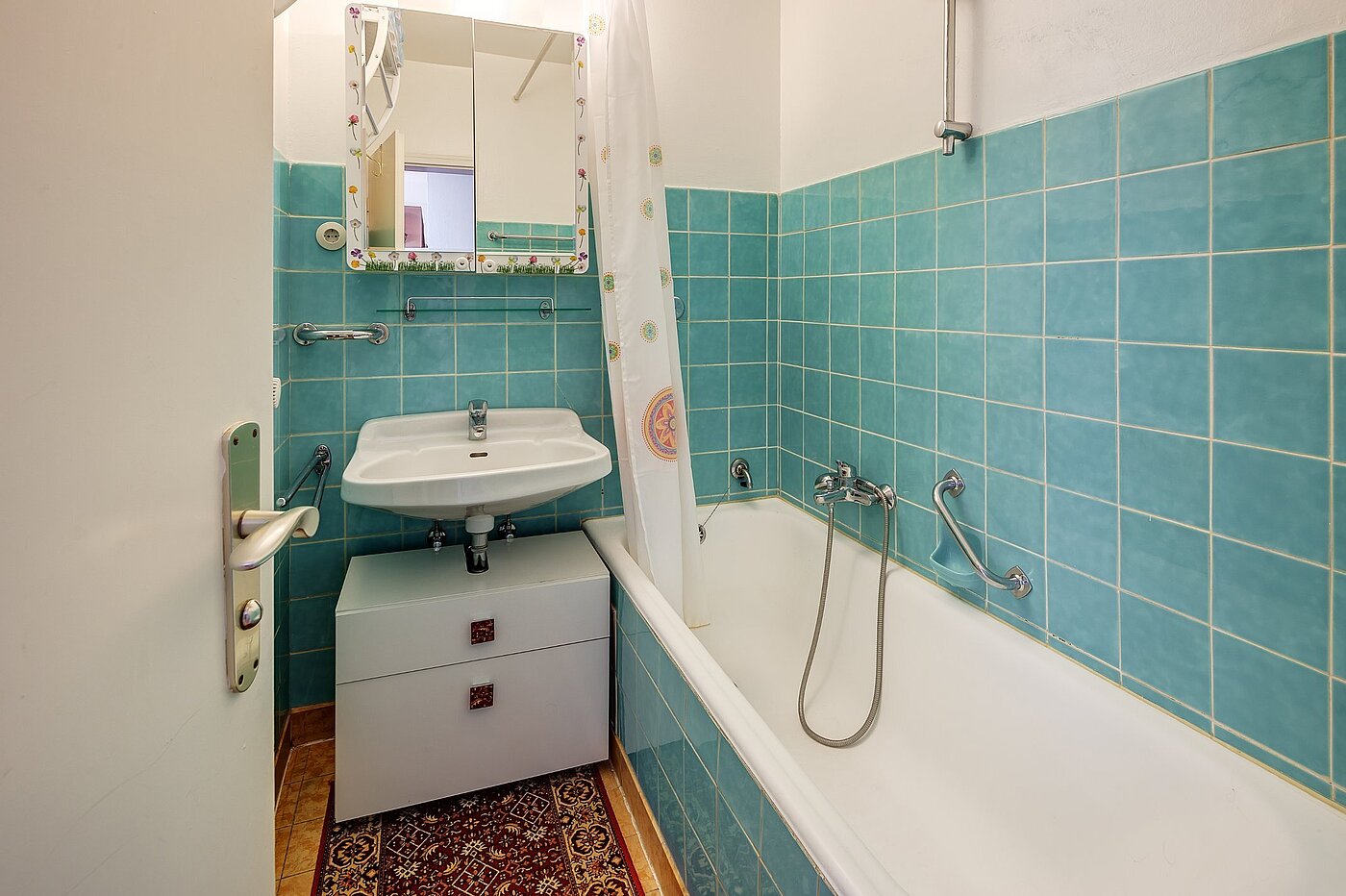 Apartment with 2 room | München-Sendling-Westpark | 2003ML10 | Badezimmer mit Badewanne