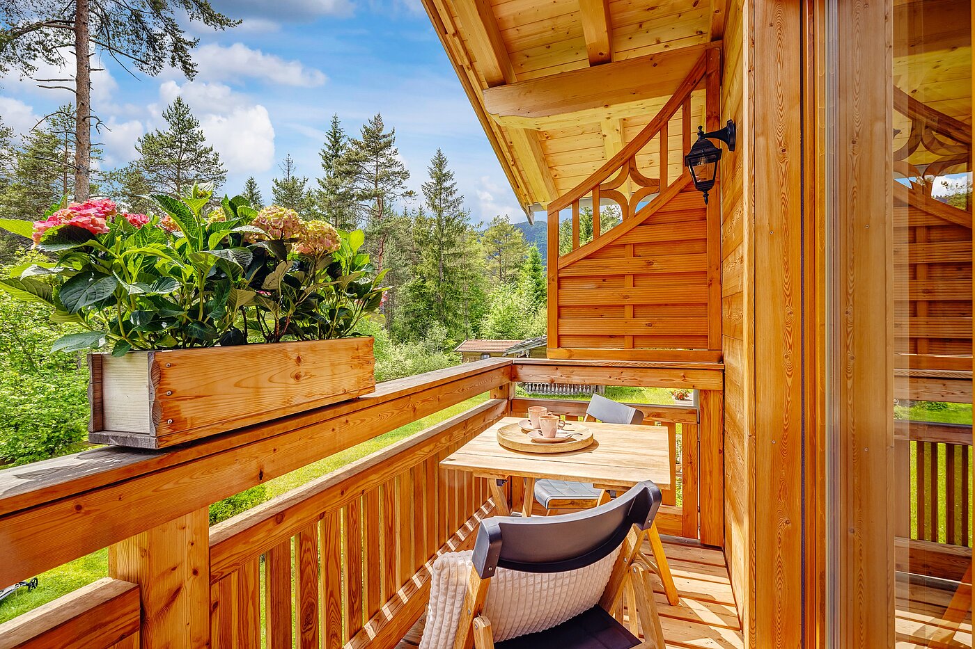 Apartment with 6 room | 70095 | ...mit sonnigem Balkon...