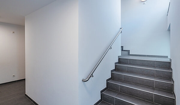 Penthouse with 2 room | München-Bogenhausen | 70385 | Treppenhaus mit...