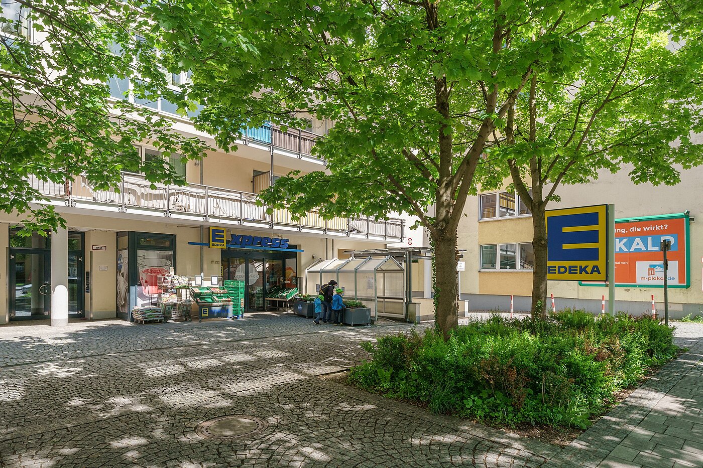 Apartment with 2 room | München-Ramersdorf | 2207ML11 | Einkaufsmöglichkeiten