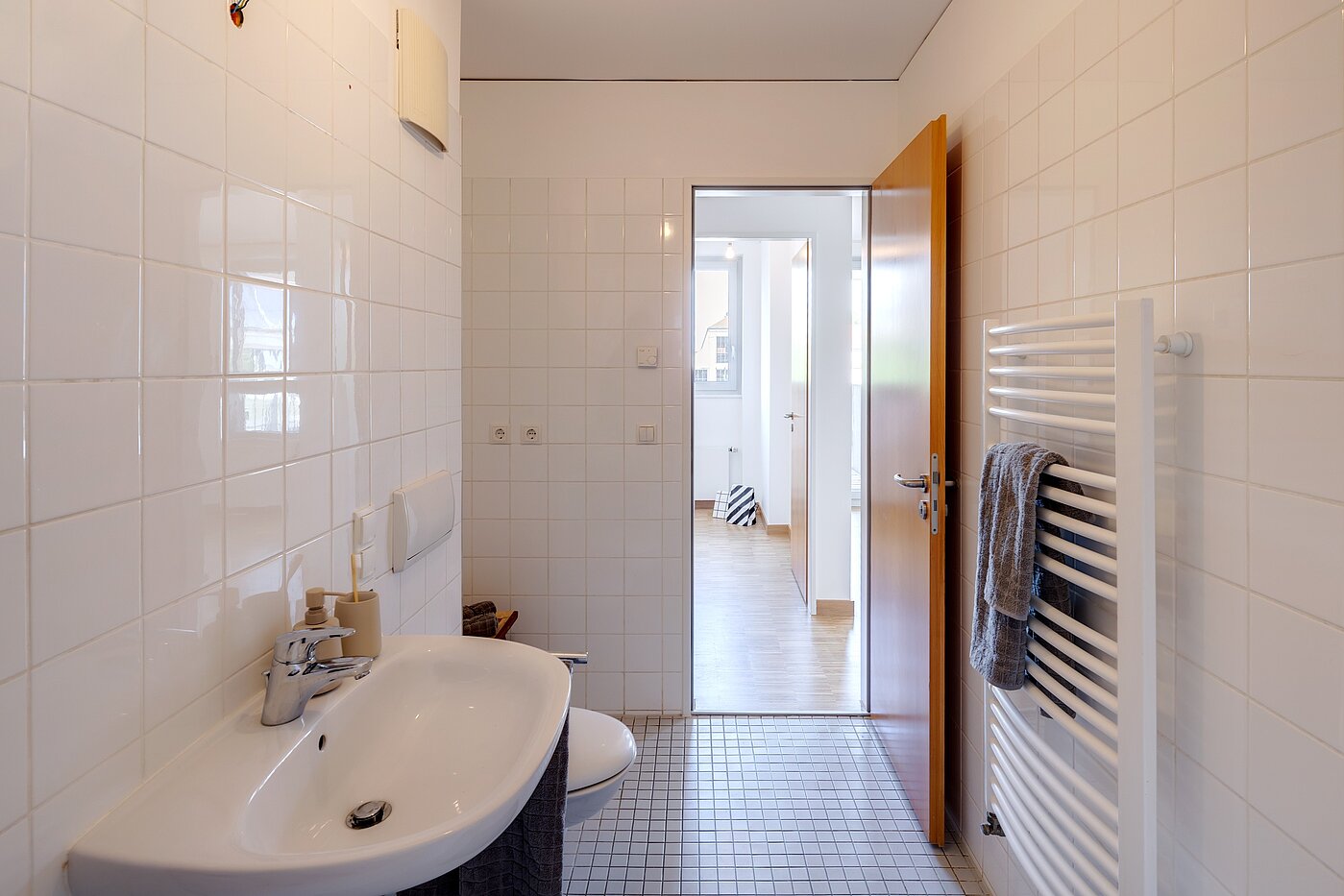 Apartment with 2 room | München-Schwanthalerhöhe | 2206ML11 | und Handtuchheizkörper