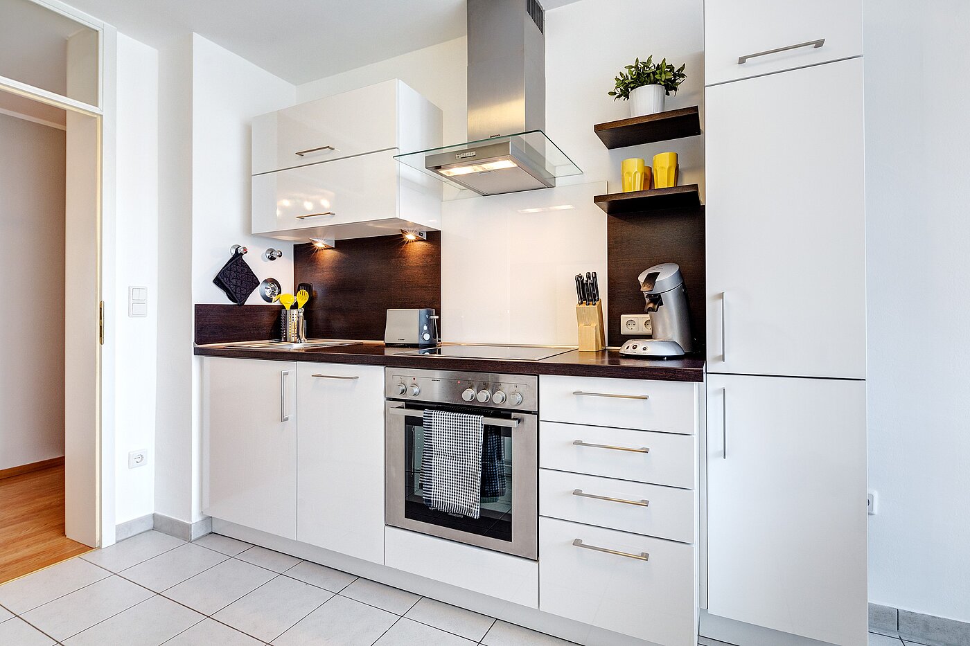 Apartment with 2 room | München-Schwabing | 70102 | Voll eingerichtete Küche...