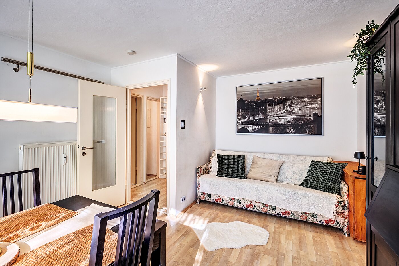 Raised Ground Floor with 1 room | München-Bogenhausen | 70301 | Couch