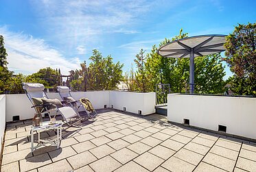 Fasangarten: 2.5-room apartment with spacious roof terrace - vacant