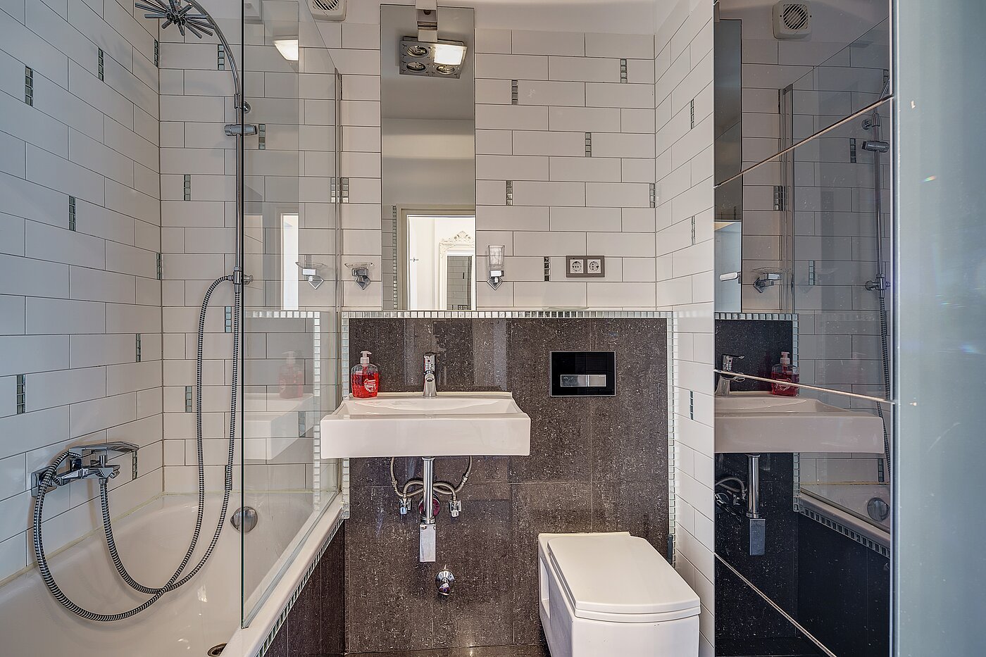 Apartment with 1 room | München-Altstadt | 2111ML04 | Bad mit Badewanne