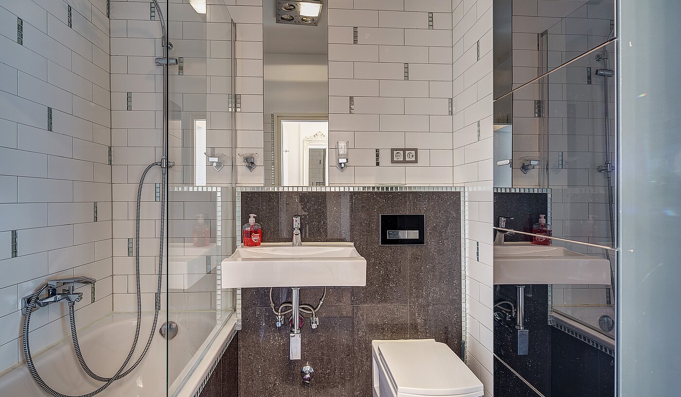 Apartment with 1 room | München-Altstadt | 2111ML04 | Bad mit Badewanne