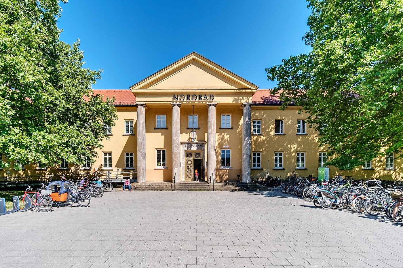 Apartment with 3 room | München-Schwabing | 2212ML1 | ...gleich um die Ecke