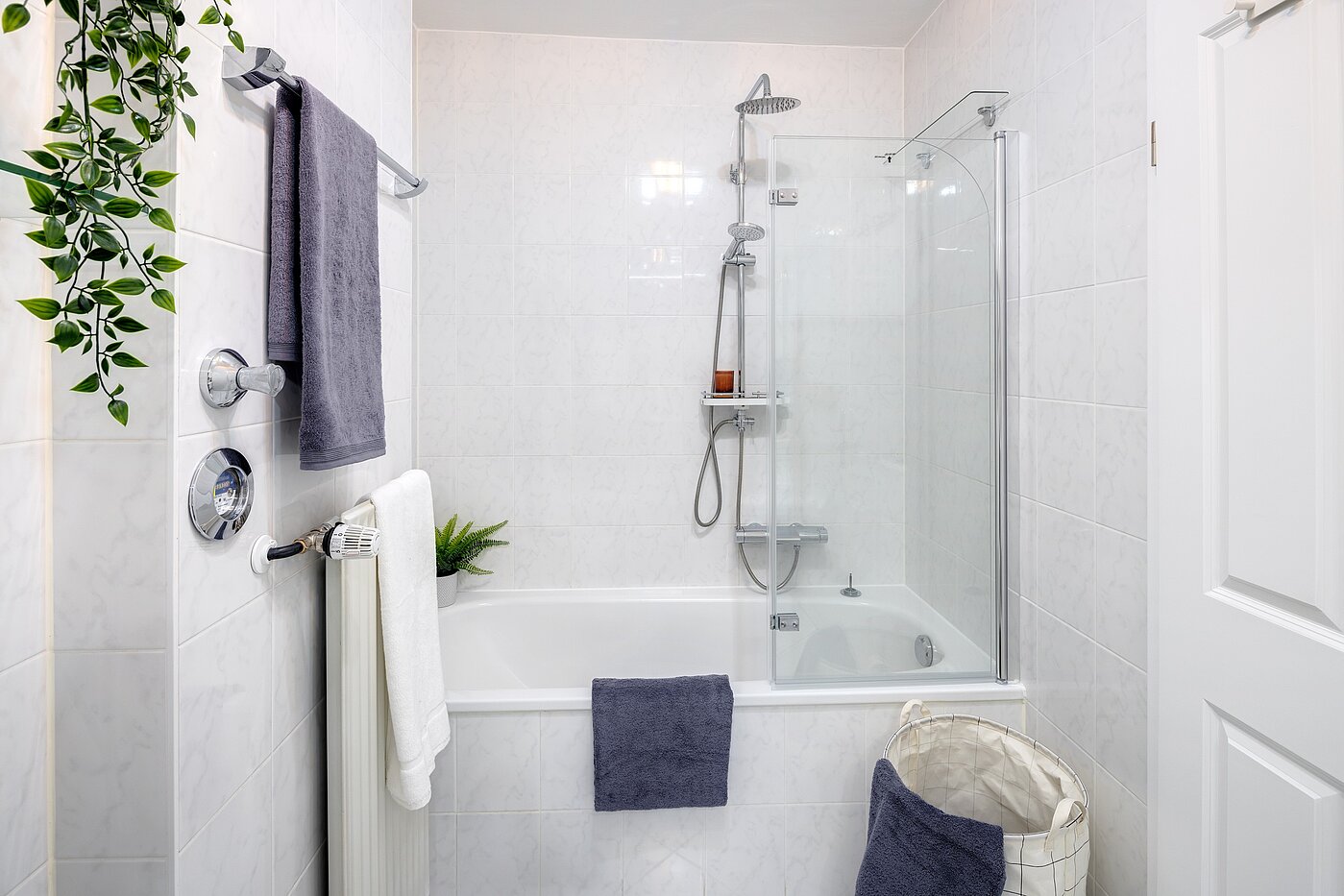 Apartment with 3 room | München-Obergiesing | 70028 | ...und Duschwand