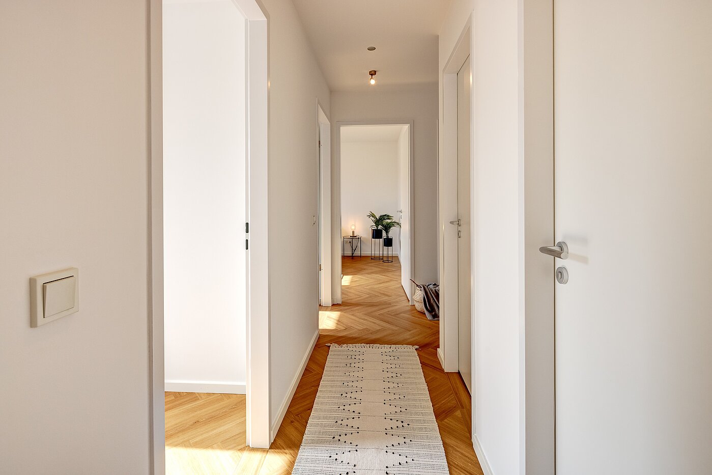 Apartment with 2.5 room | München-Schwanthalerhöhe | 2210ML2 | Flur Blickrichtung Schlafzimmer