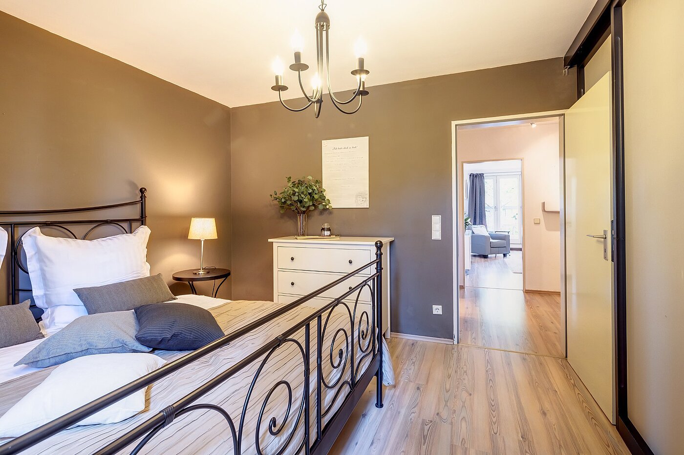 Apartment with 2 room | München-Nymphenburg | 2107ML3 | sehr geräumig...