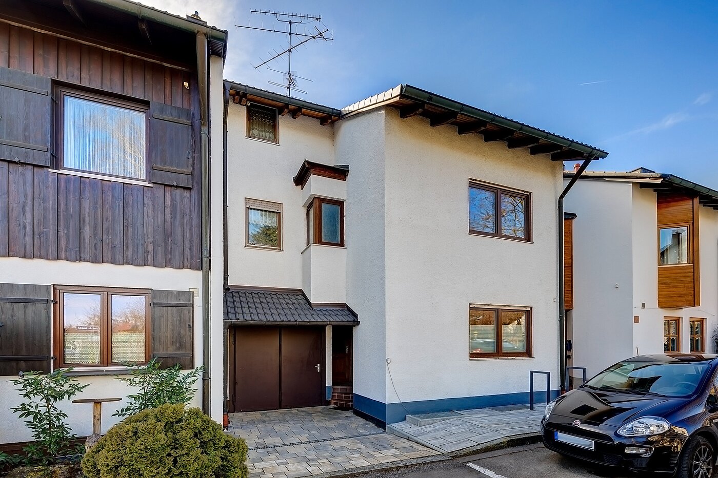 Apartment with 4 room | Ismaning | 700081 | Hausansicht Straßenseite