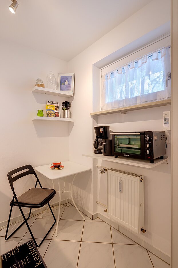 Apartment with 1 room | München-Sendling-Westpark | 70395 | ...Fenster und Essplatz