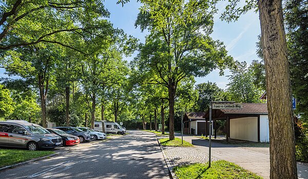 Apartment with 2 room | Poing | 70373 | Parkplatz